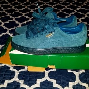 Puma Coral blue suede sneakers